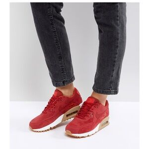 Nike - Women’s Air Max 90 Suede Trainers With Gum Sole - Red - Size 6.5